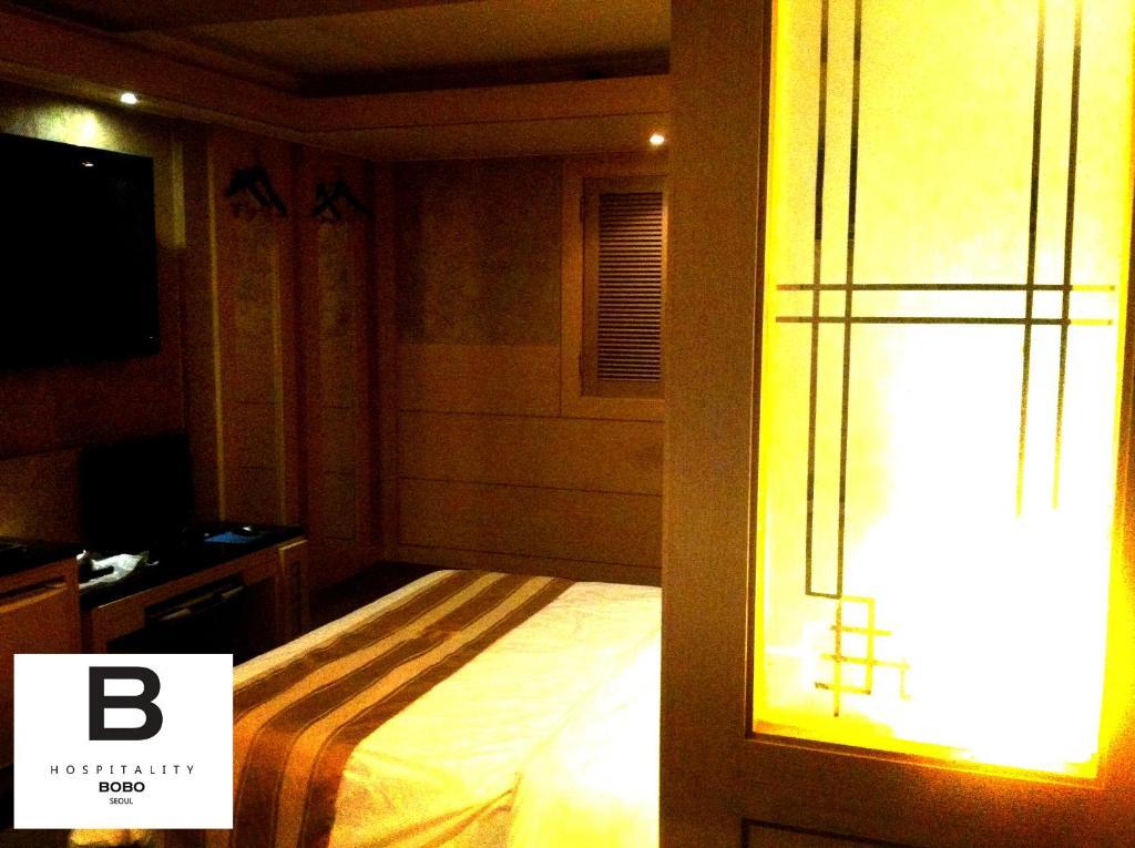 Bobo Hotel Hongdae Seoul Rum bild