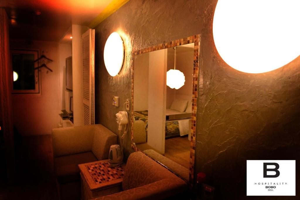 Bobo Hotel Hongdae Seoul Rum bild